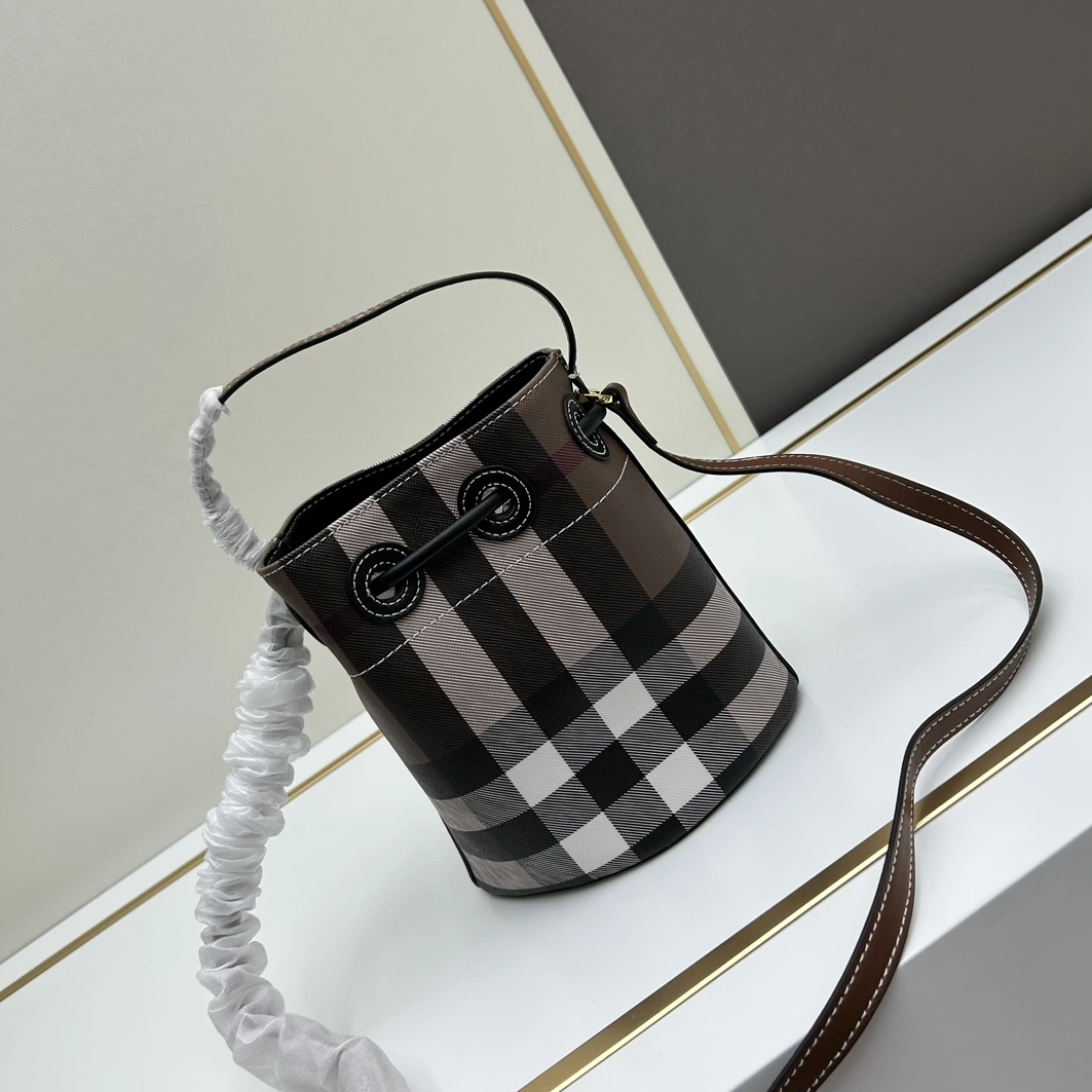 NewStyle 6338 Burberry AAA Quality Messenger Bags For Women