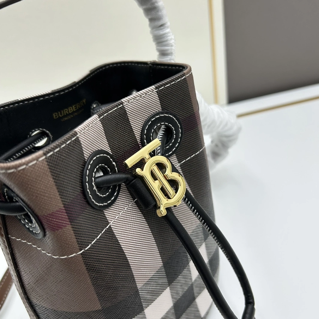 NewStyle 6338 Burberry AAA Quality Messenger Bags For Women