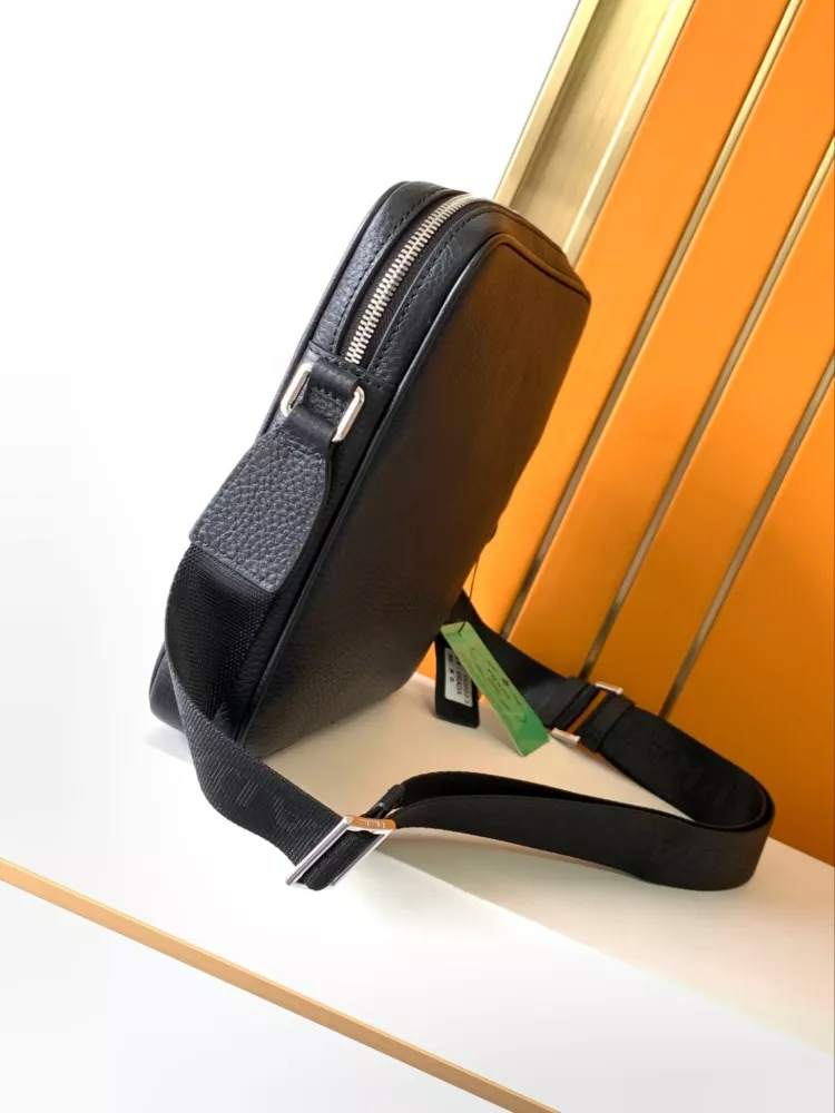 NewStyle 6566 Prada AAA Man Messenger Bags