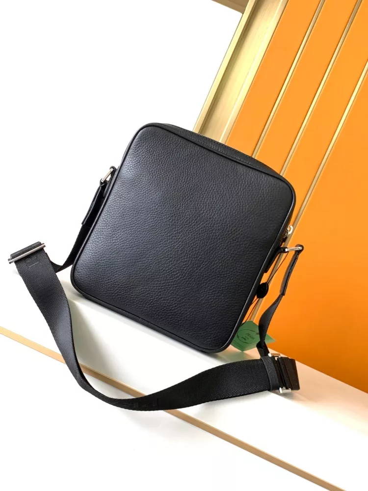 NewStyle 6566 Prada AAA Man Messenger Bags