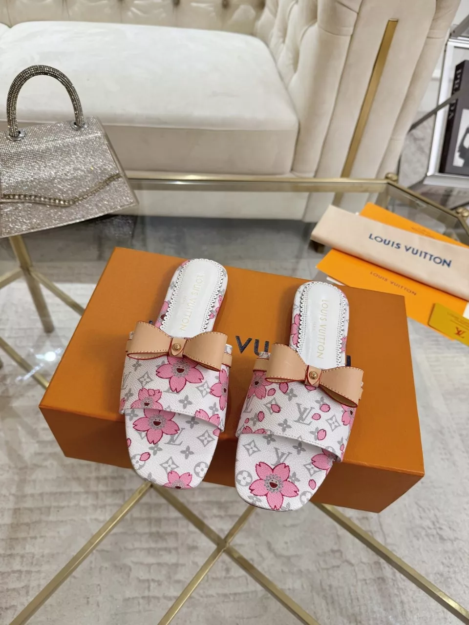 NewStyle 690 Louis Vuitton Slippers For Women