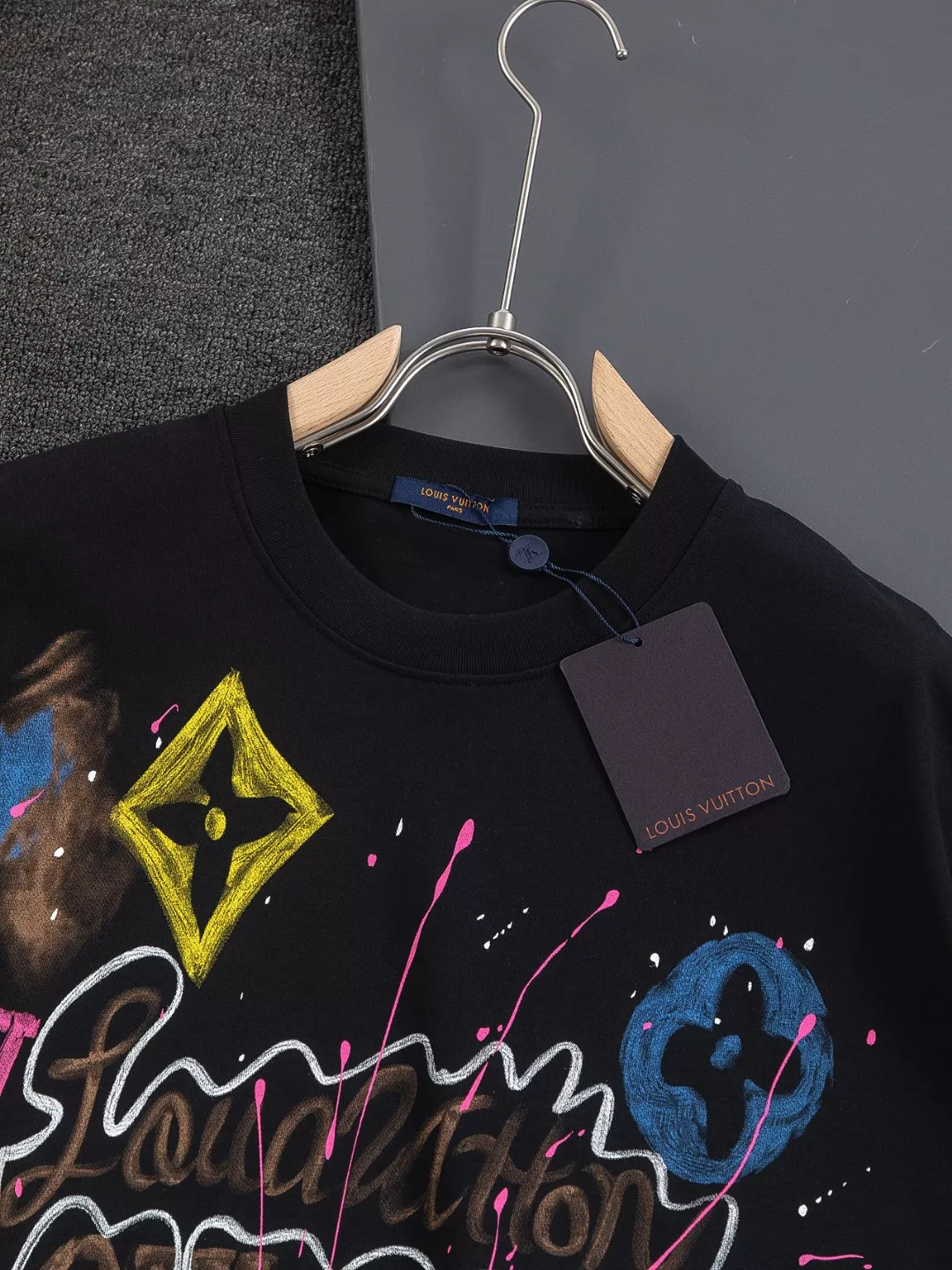 NewStyle 7045 Louis Vuitton LV T-Shirts Short Sleeved For Unisex