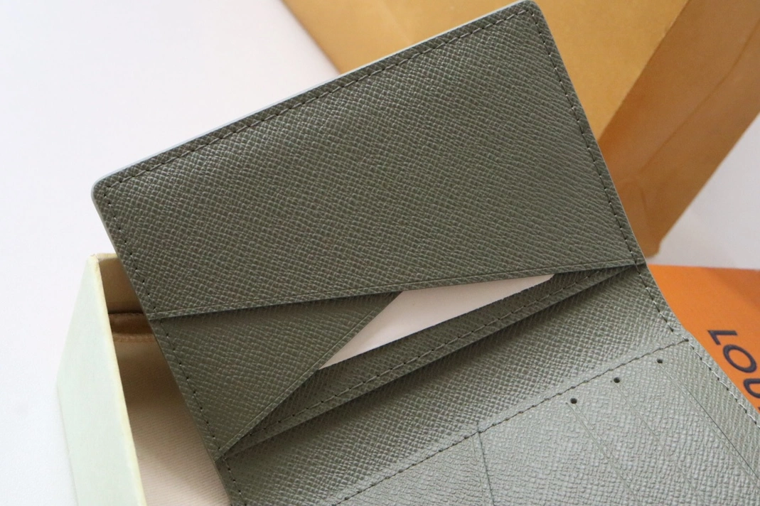 NewStyle 7152 Louis Vuitton LV Card Case