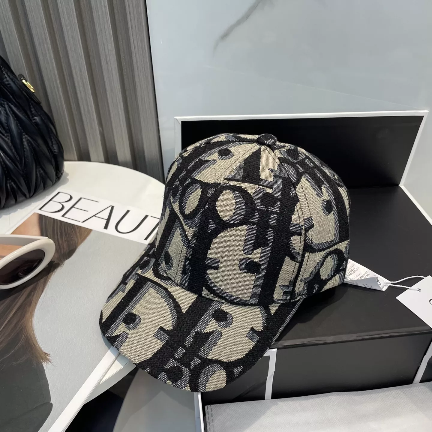 NewStyle 7322 Christian Dior Caps