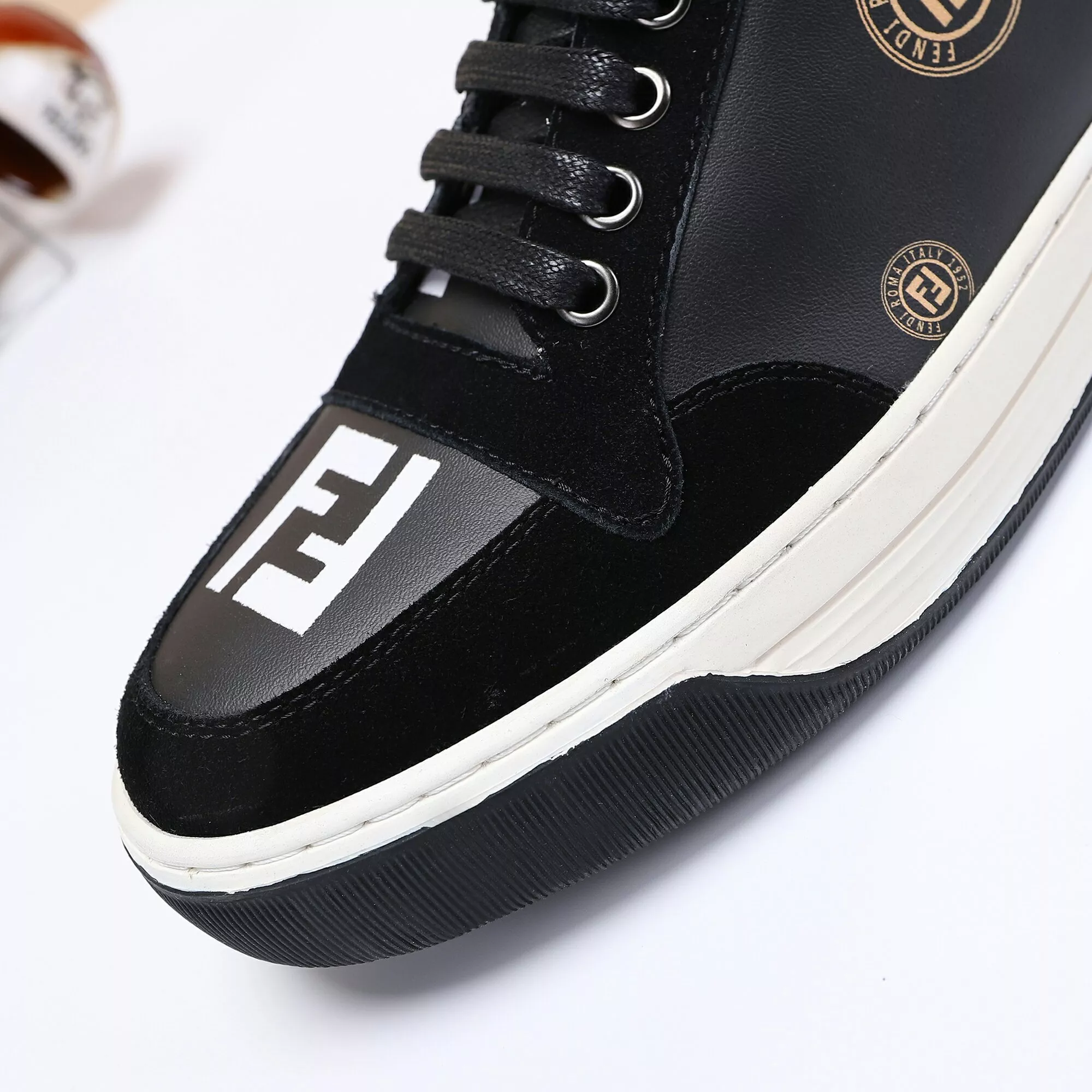 NewStyle 7724 Fendi High Tops Casual Shoes For Men