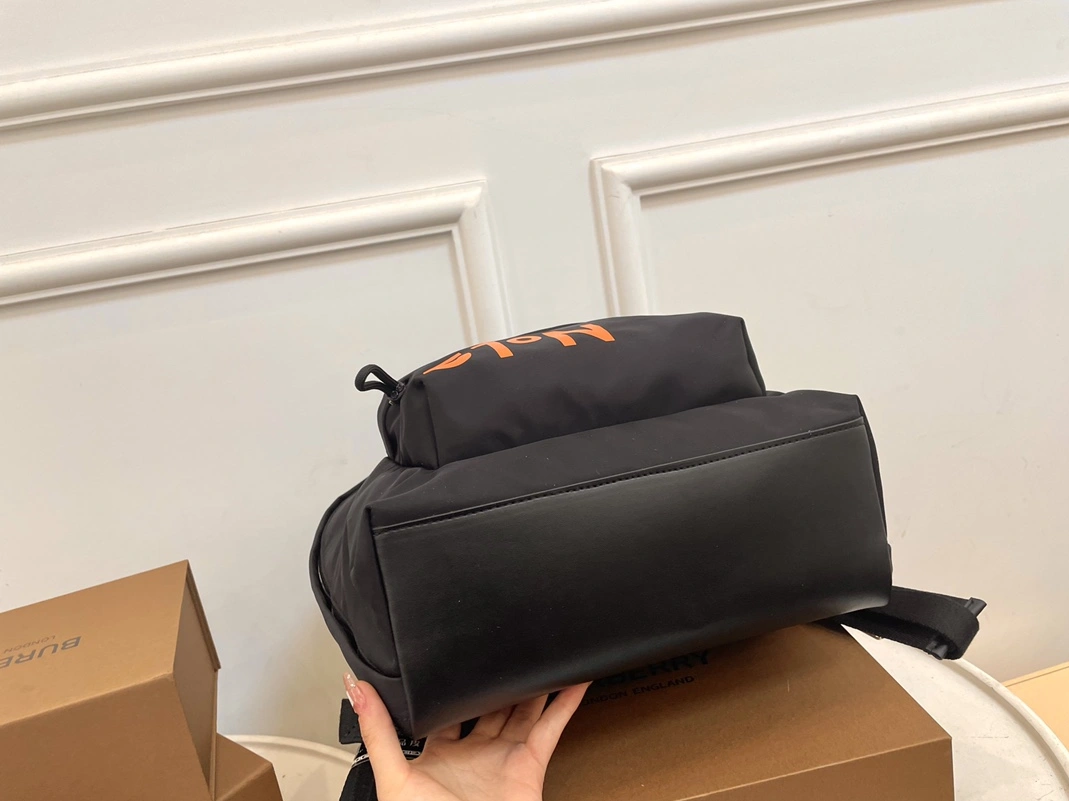 NewStyle 7778 Burberry AAA Man Backpacks