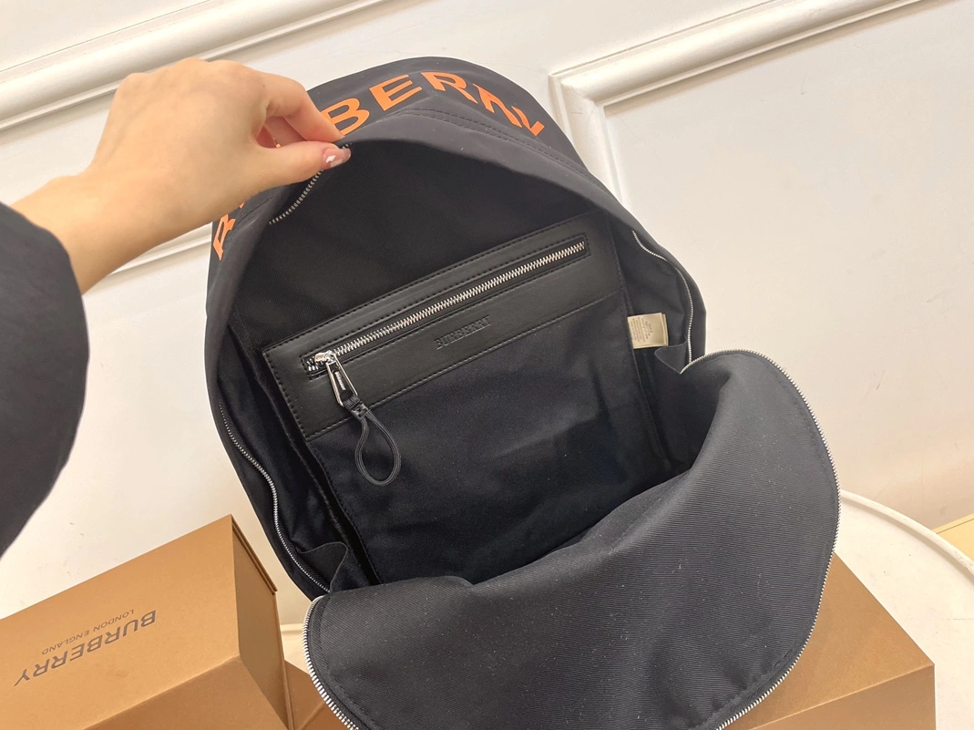 NewStyle 7778 Burberry AAA Man Backpacks