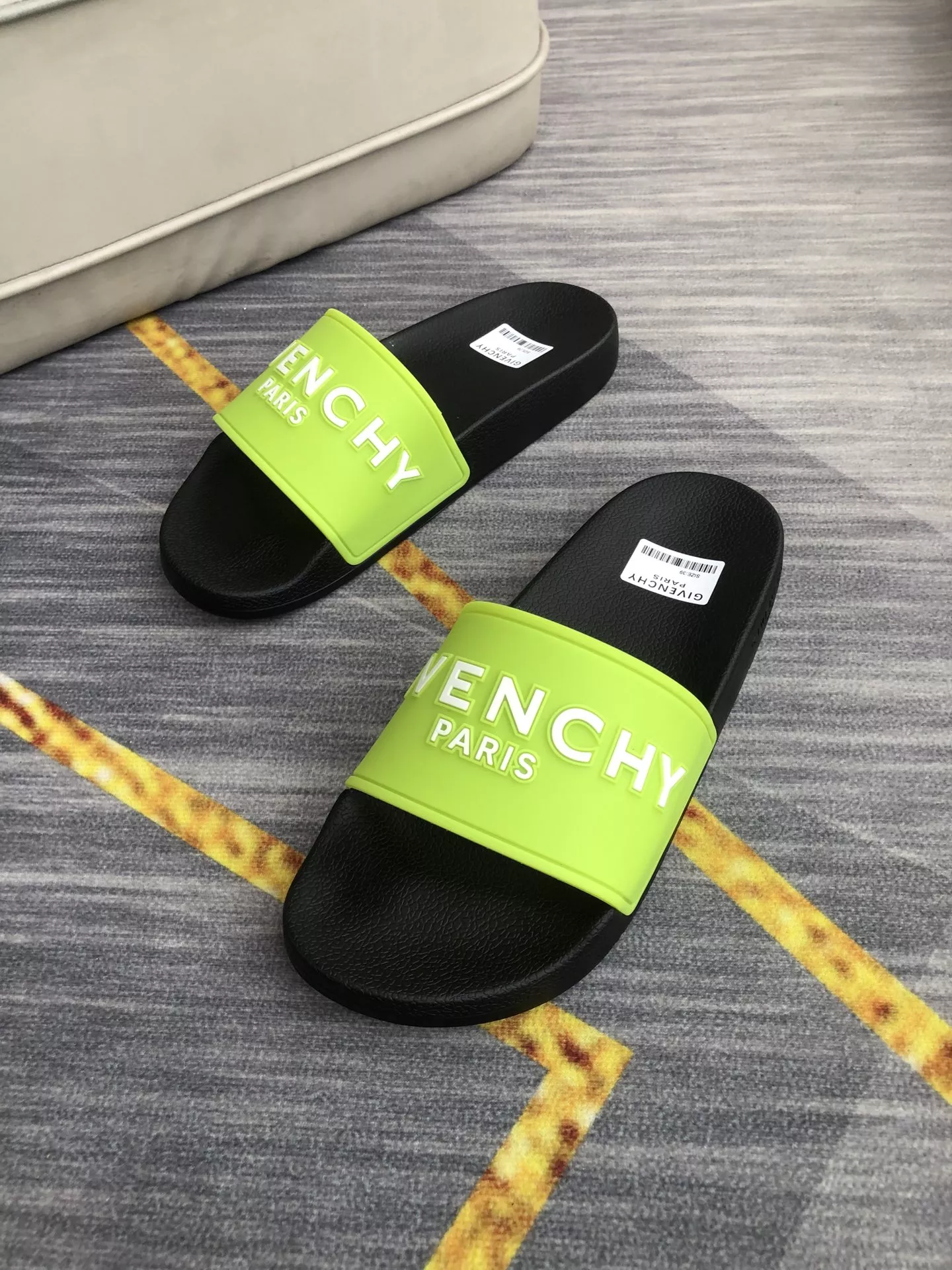 NewStyle 7862 Givenchy Slippers For Men