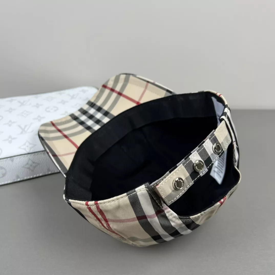 NewStyle 7980 Burberry Caps