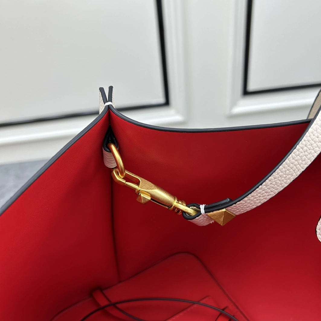 NewStyle 7998 Valentino AAA Quality Handbags For Women