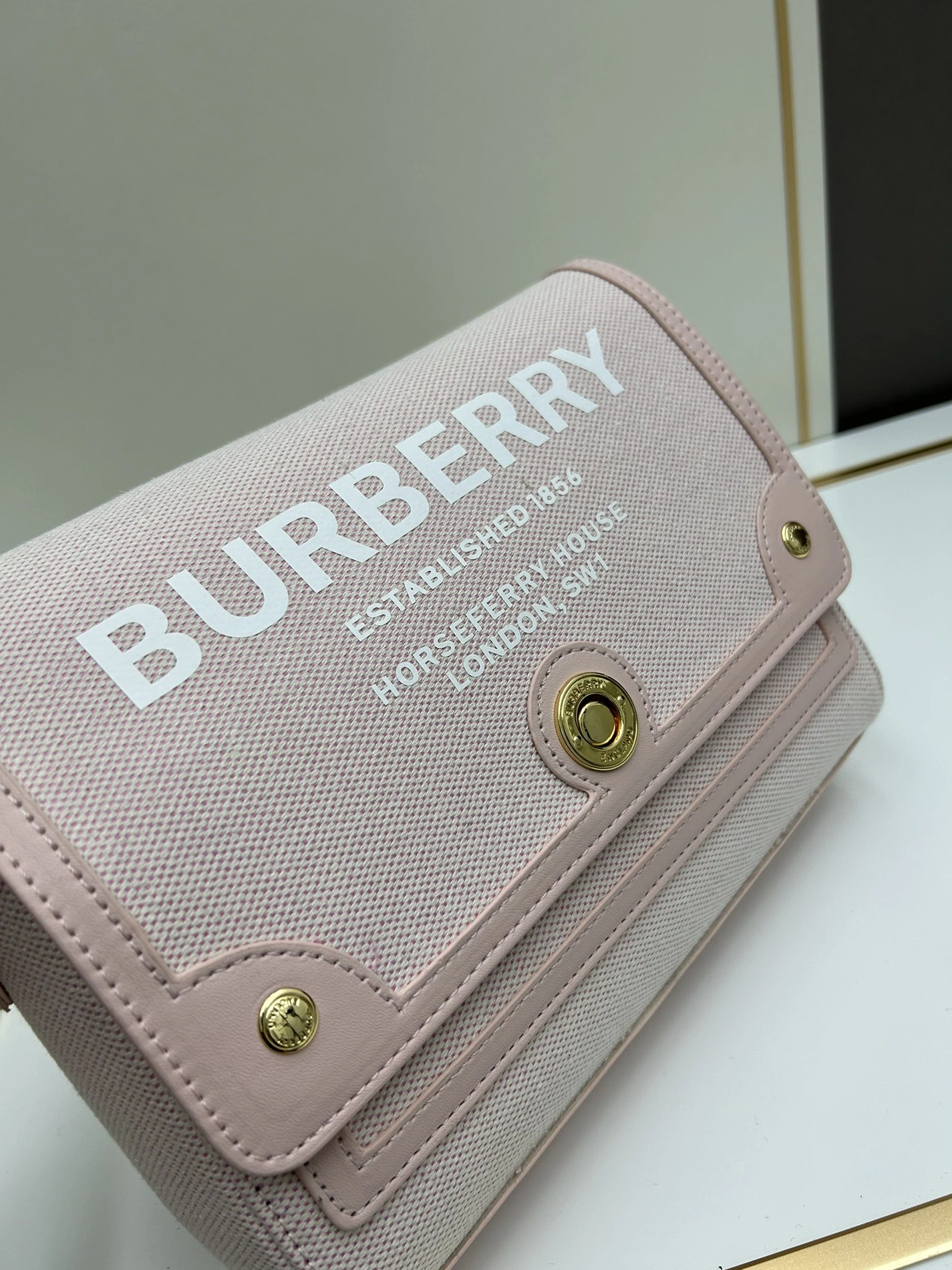 NewStyle 8587 Burberry AAA Quality Messenger Bags For Women