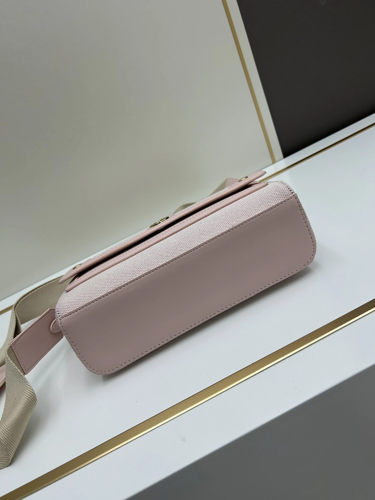 NewStyle 8587 Burberry AAA Quality Messenger Bags For Women
