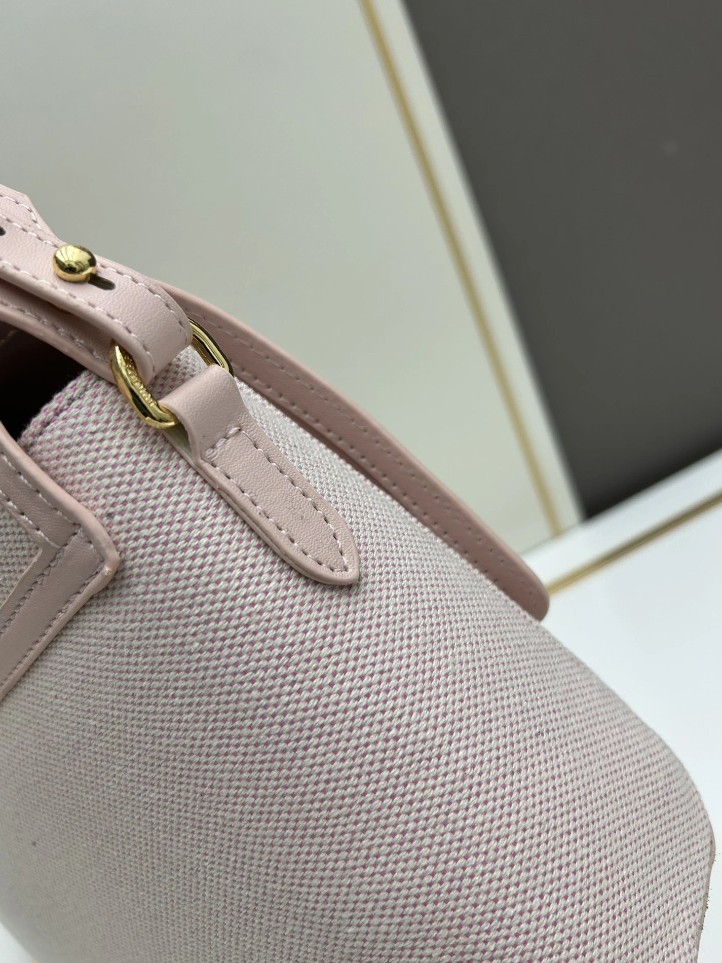NewStyle 8587 Burberry AAA Quality Messenger Bags For Women