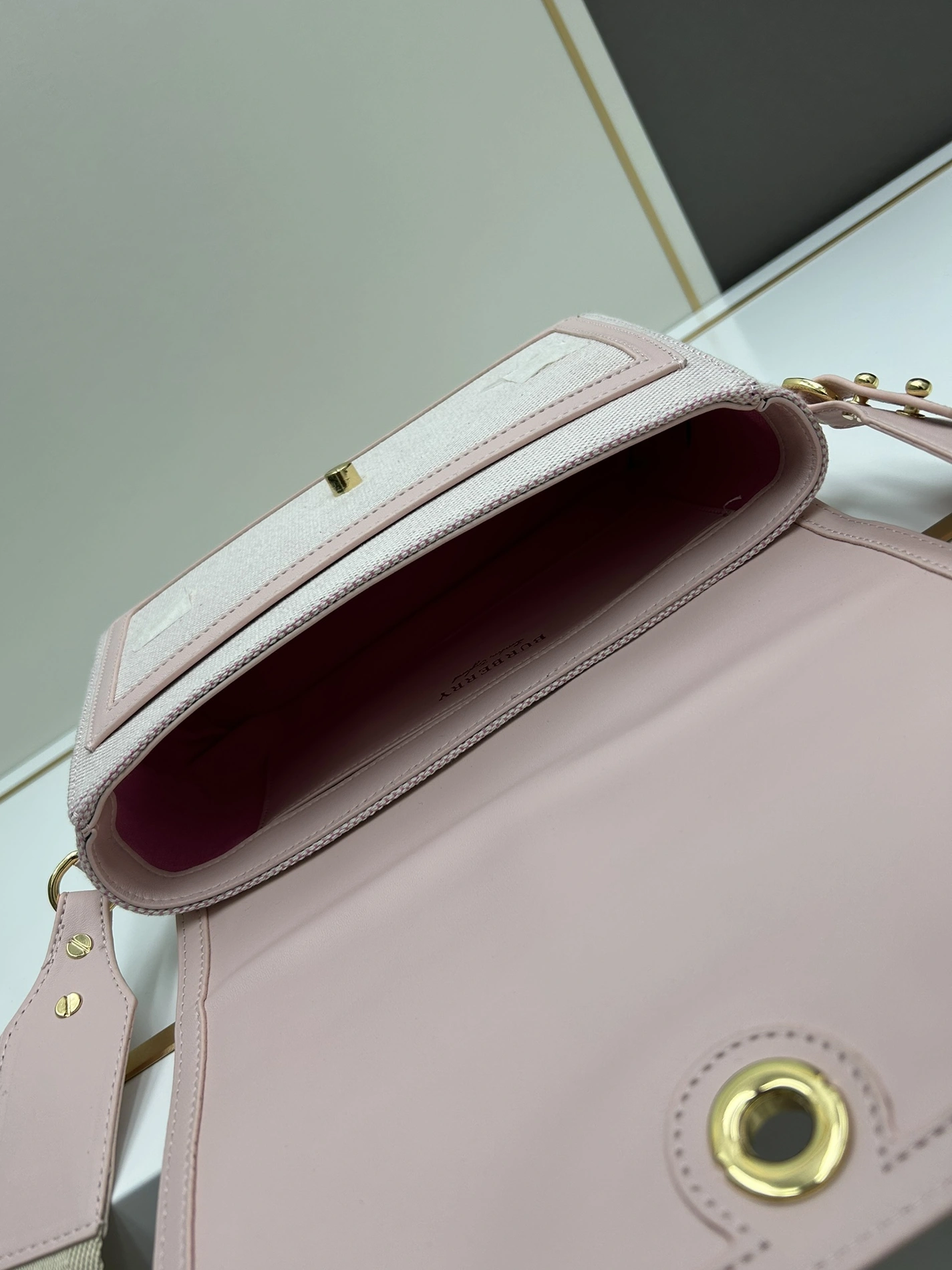 NewStyle 8587 Burberry AAA Quality Messenger Bags For Women