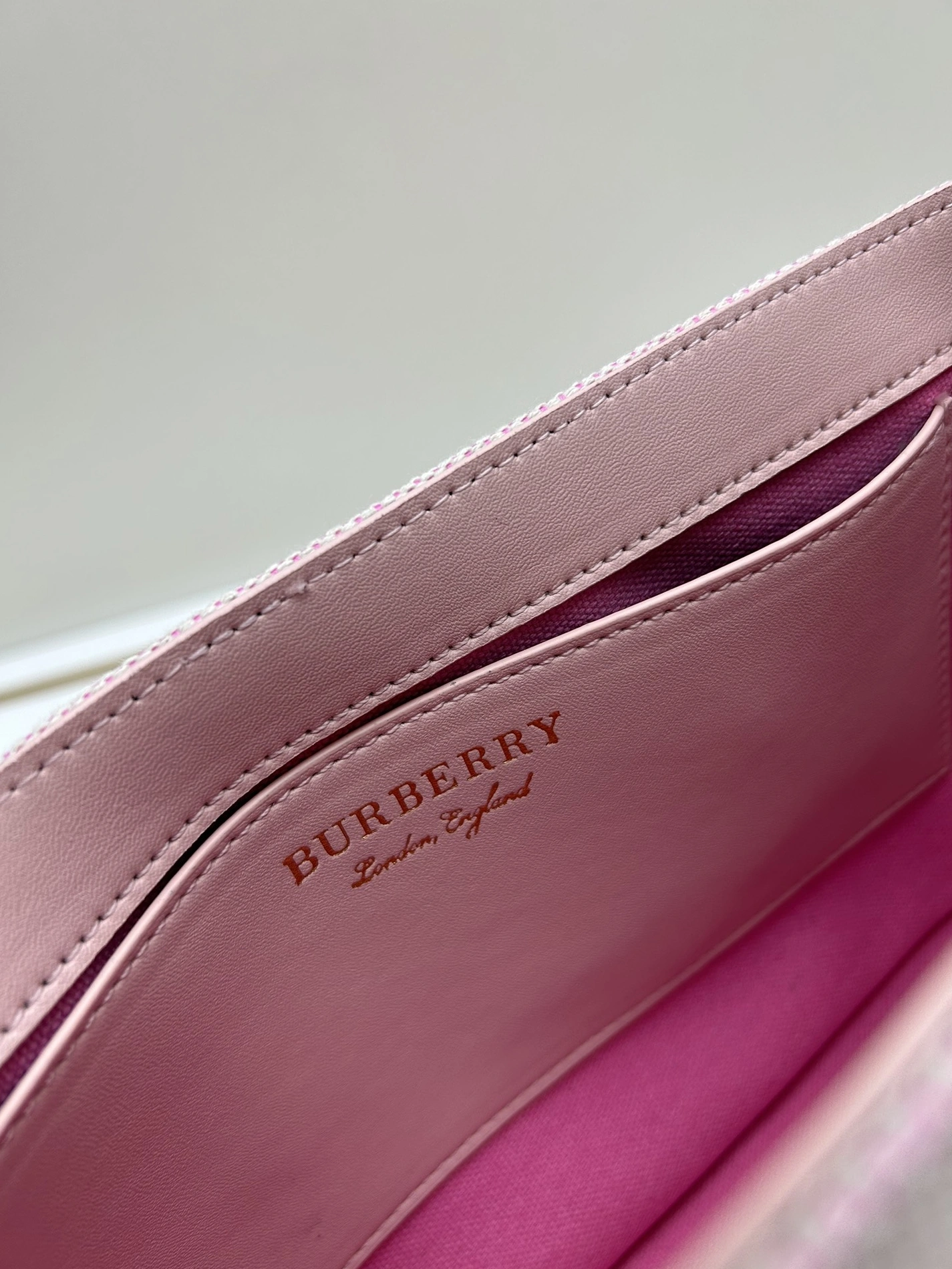 NewStyle 8587 Burberry AAA Quality Messenger Bags For Women