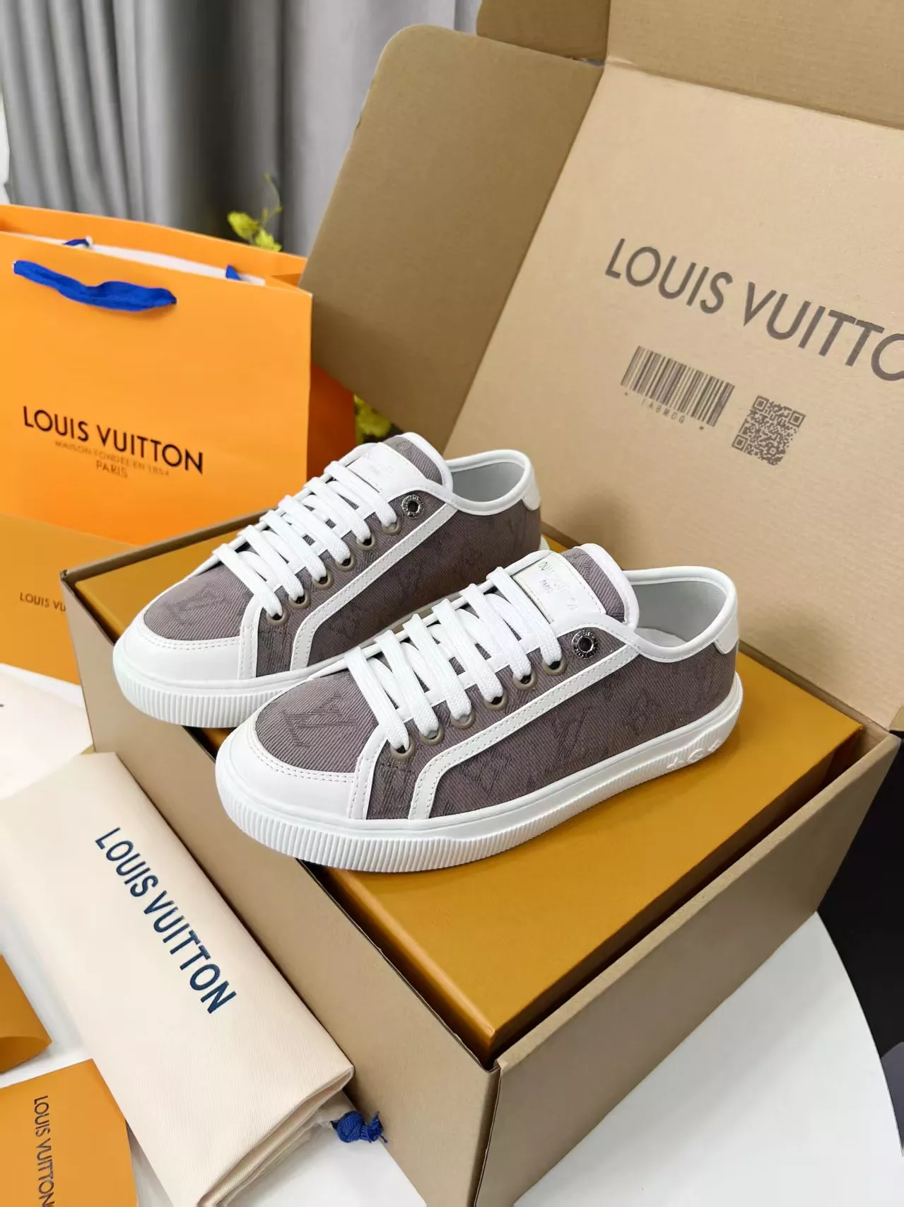 NewStyle 8821 Louis Vuitton Casual Shoes For Women