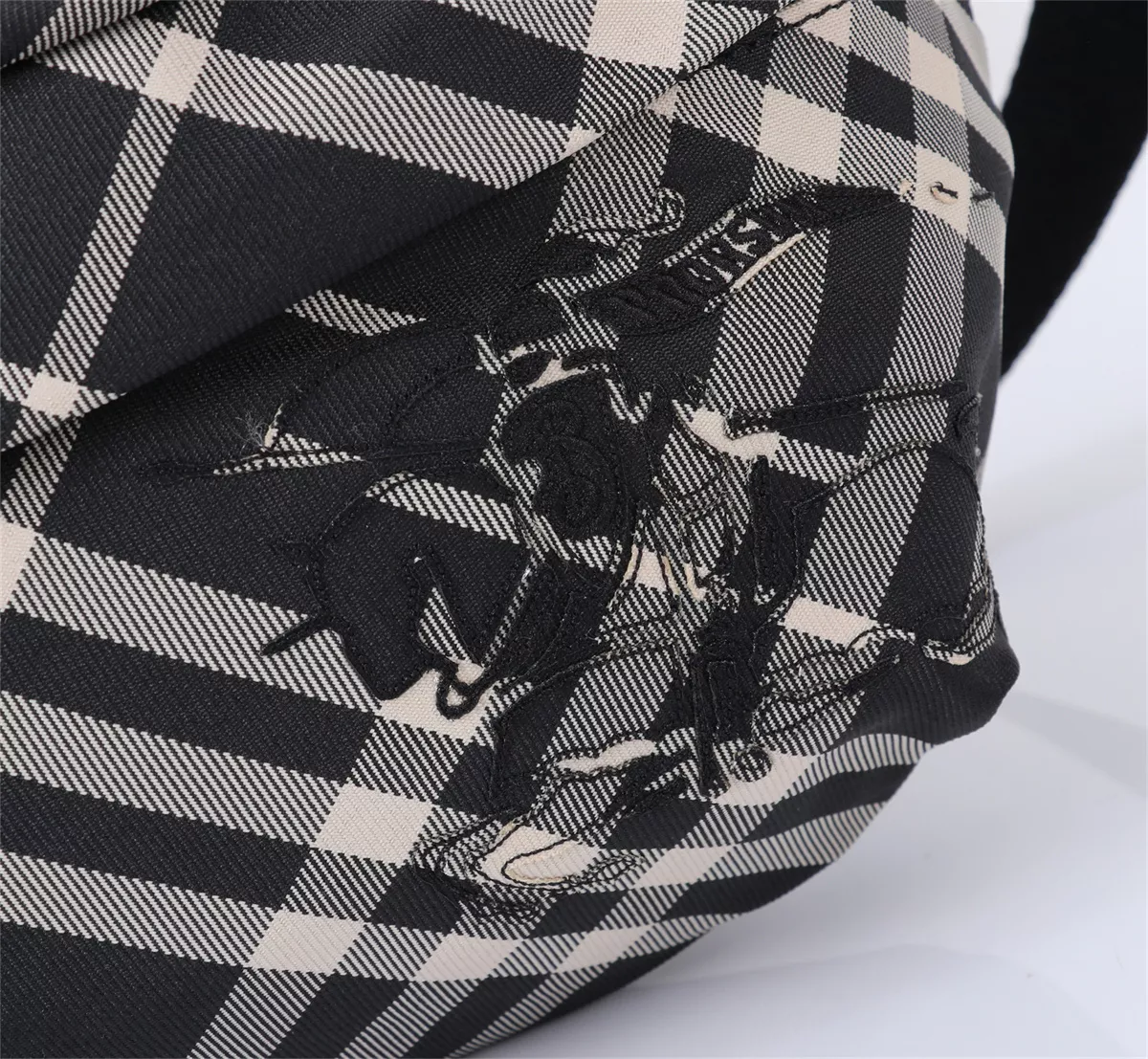 NewStyle 8913 Burberry AAA Quality Belt Bags