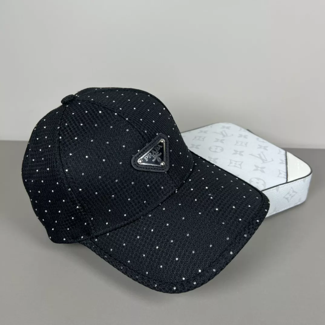 NewStyle 9036 Prada Caps