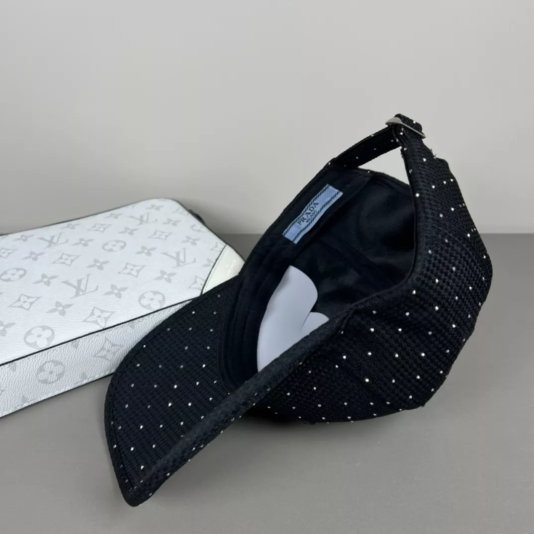 NewStyle 9036 Prada Caps