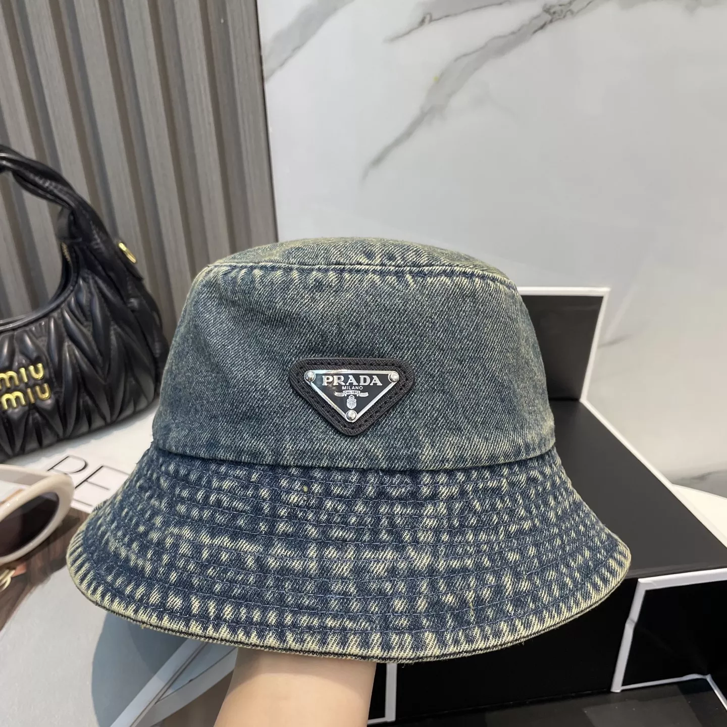 NewStyle 9084 Prada Caps