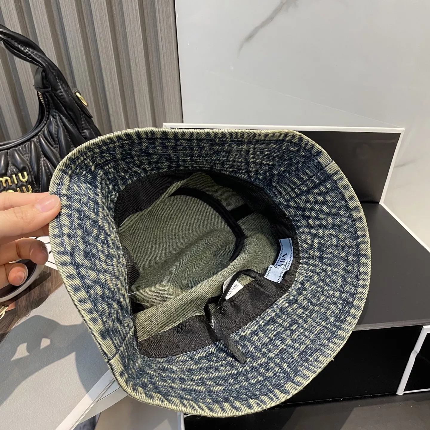 NewStyle 9084 Prada Caps