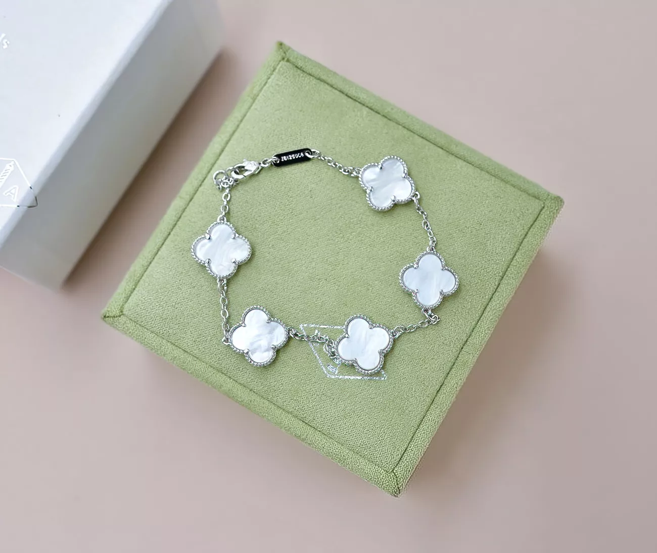 NewStyle 9157 Van Cleef & Arpels Bracelets For Women