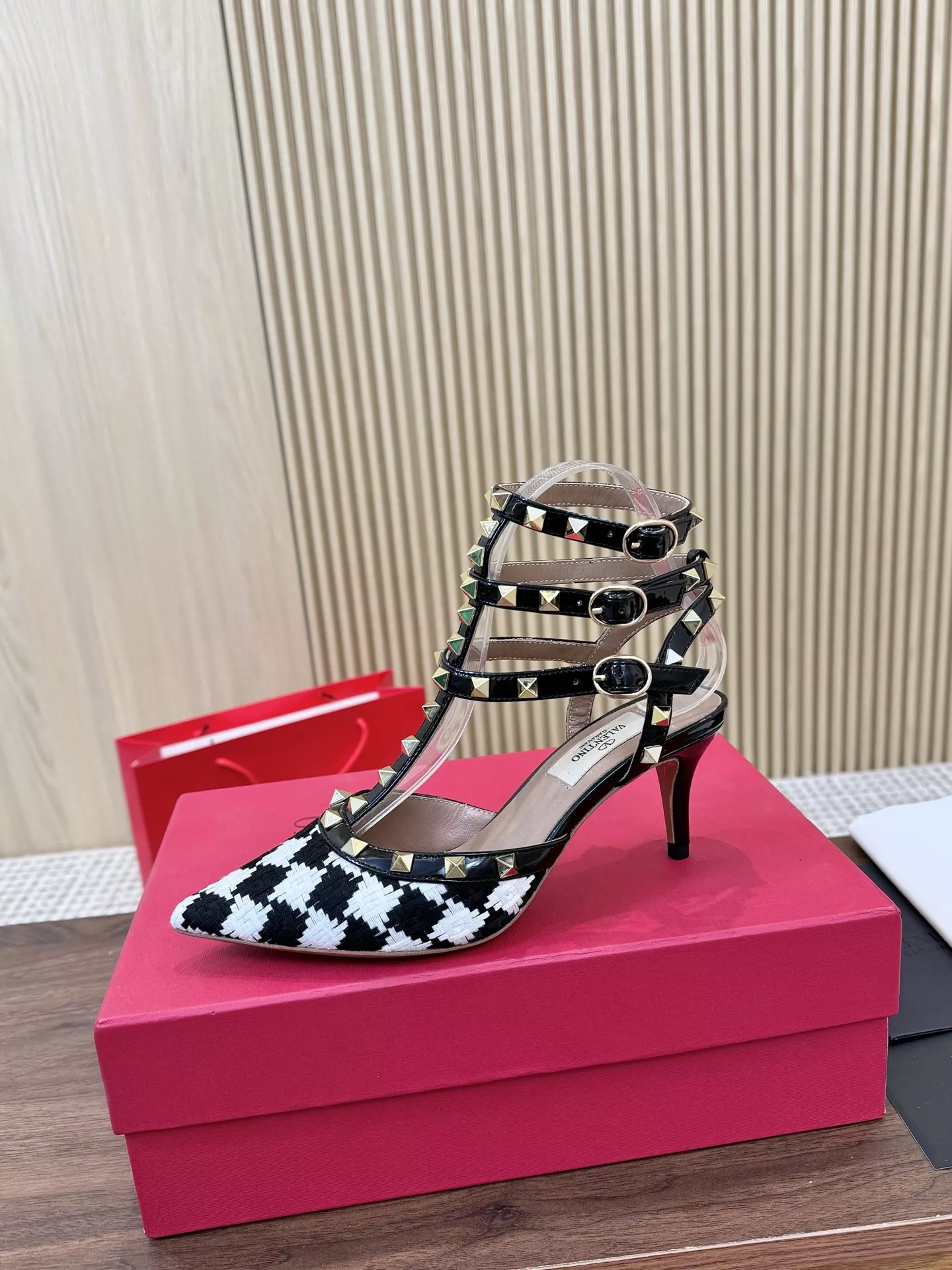 NewStyle 9237 Valentino Sandal For Women