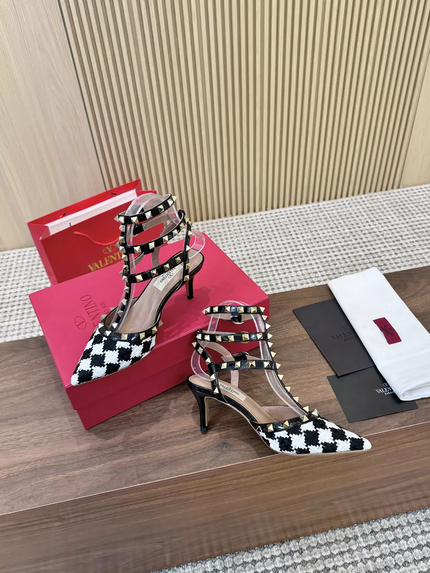 NewStyle 9237 Valentino Sandal For Women