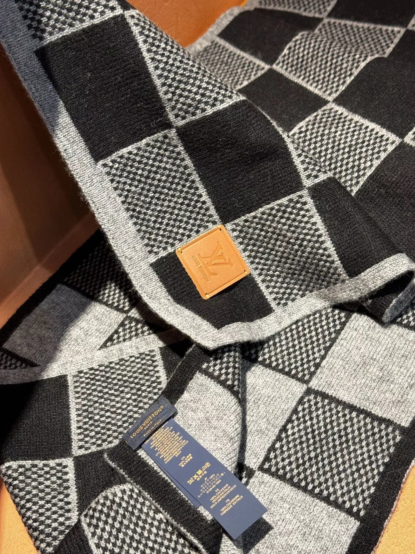 NewStyle 9595 Louis Vuitton Scarf For Unisex