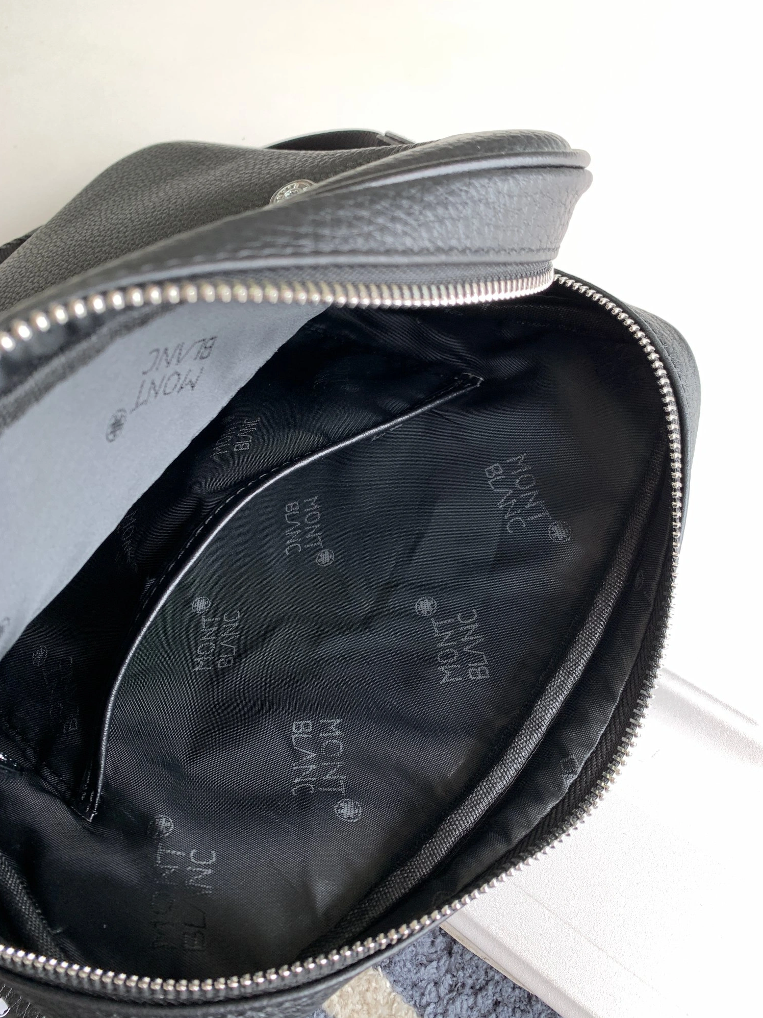 NewStyle 9615 Mont Blanc AAA Man Messenger Bags