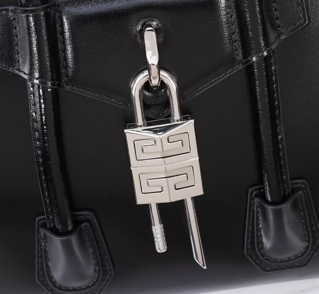 NewStyle 991 Givenchy AAA Quality Handbags For Women