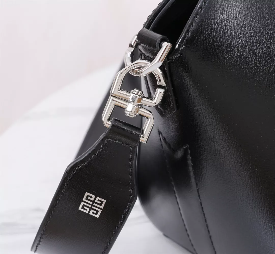 NewStyle 991 Givenchy AAA Quality Handbags For Women