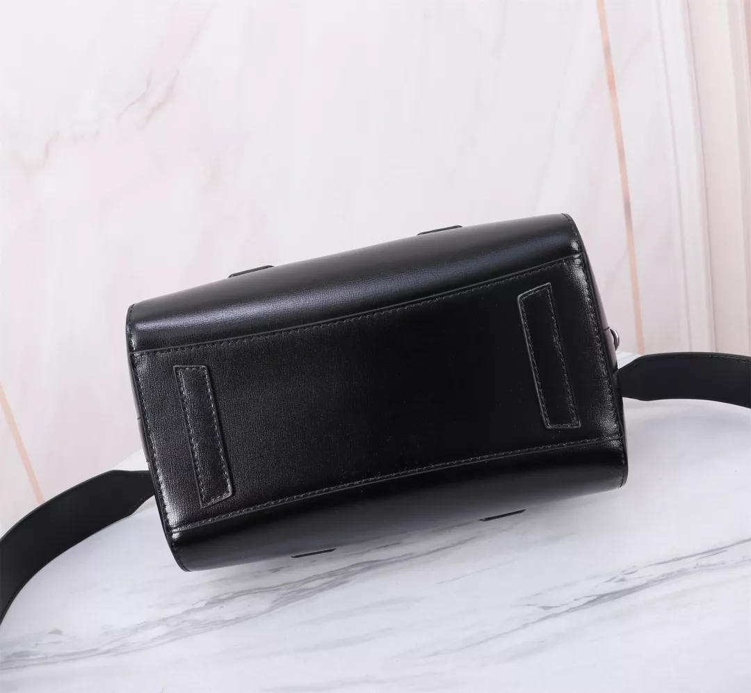 NewStyle 991 Givenchy AAA Quality Handbags For Women