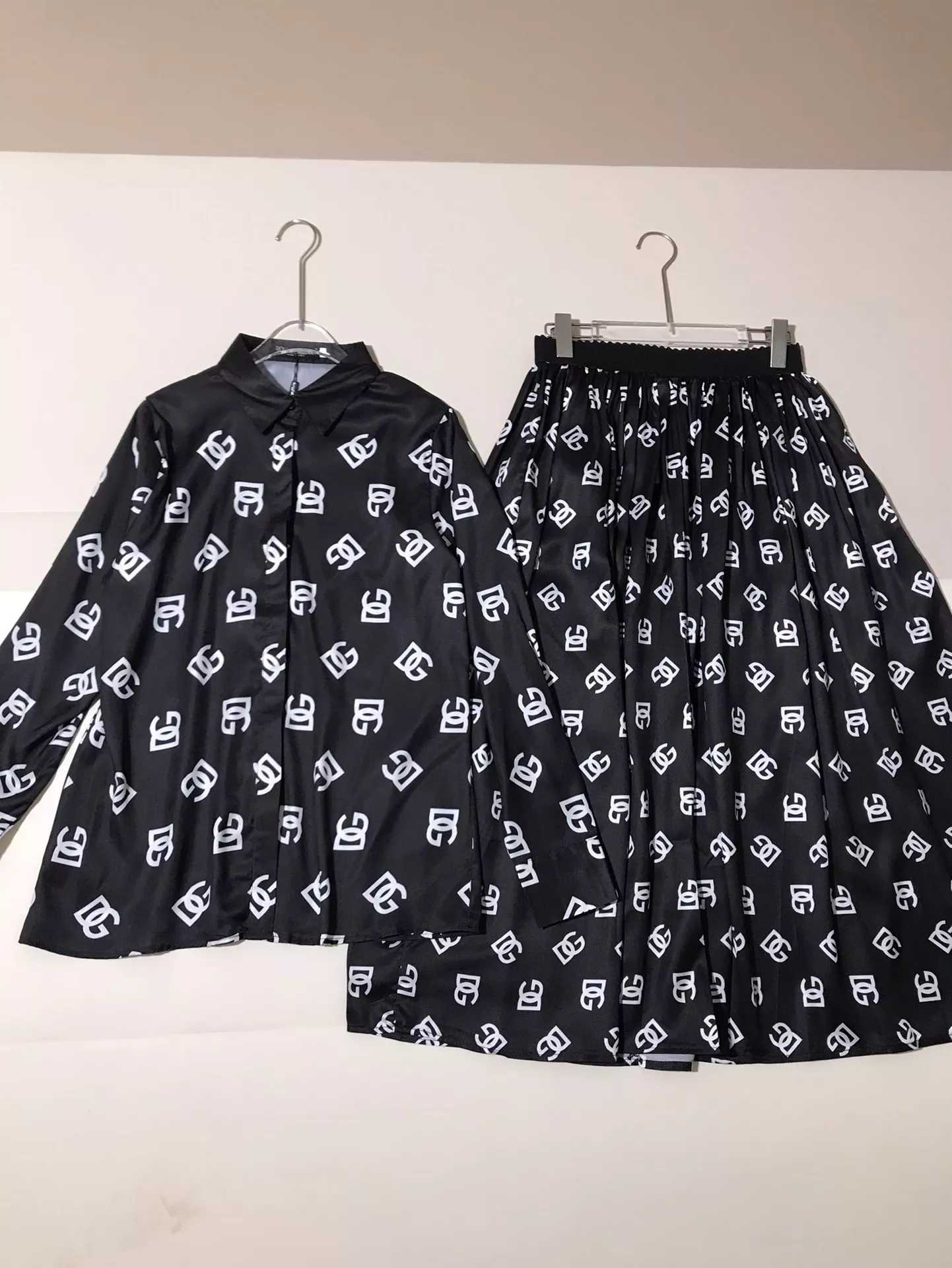 NewStyle 9963 Dolce & Gabbana D&G Tracksuits Long Sleeved For Women