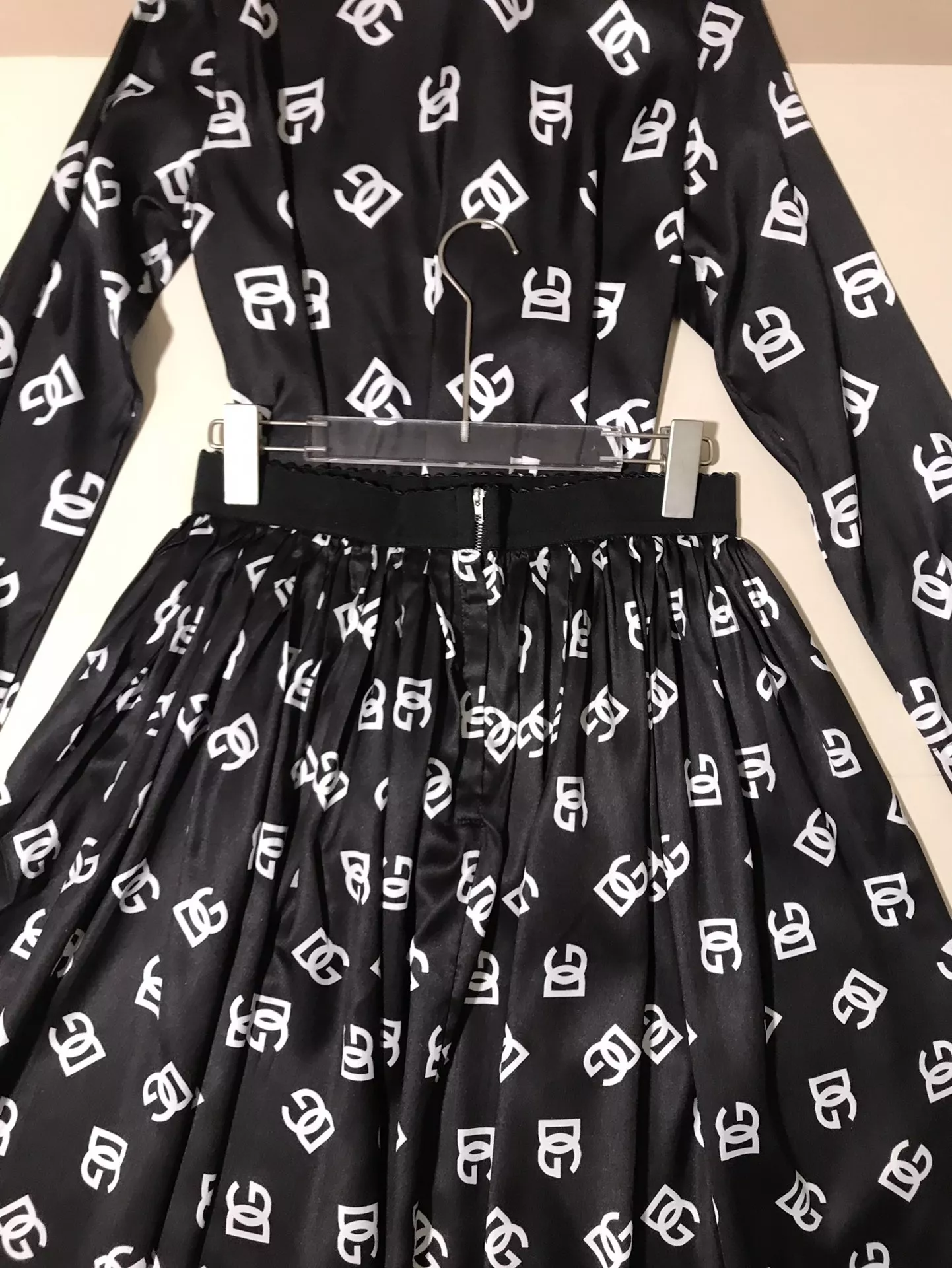 NewStyle 9963 Dolce & Gabbana D&G Tracksuits Long Sleeved For Women