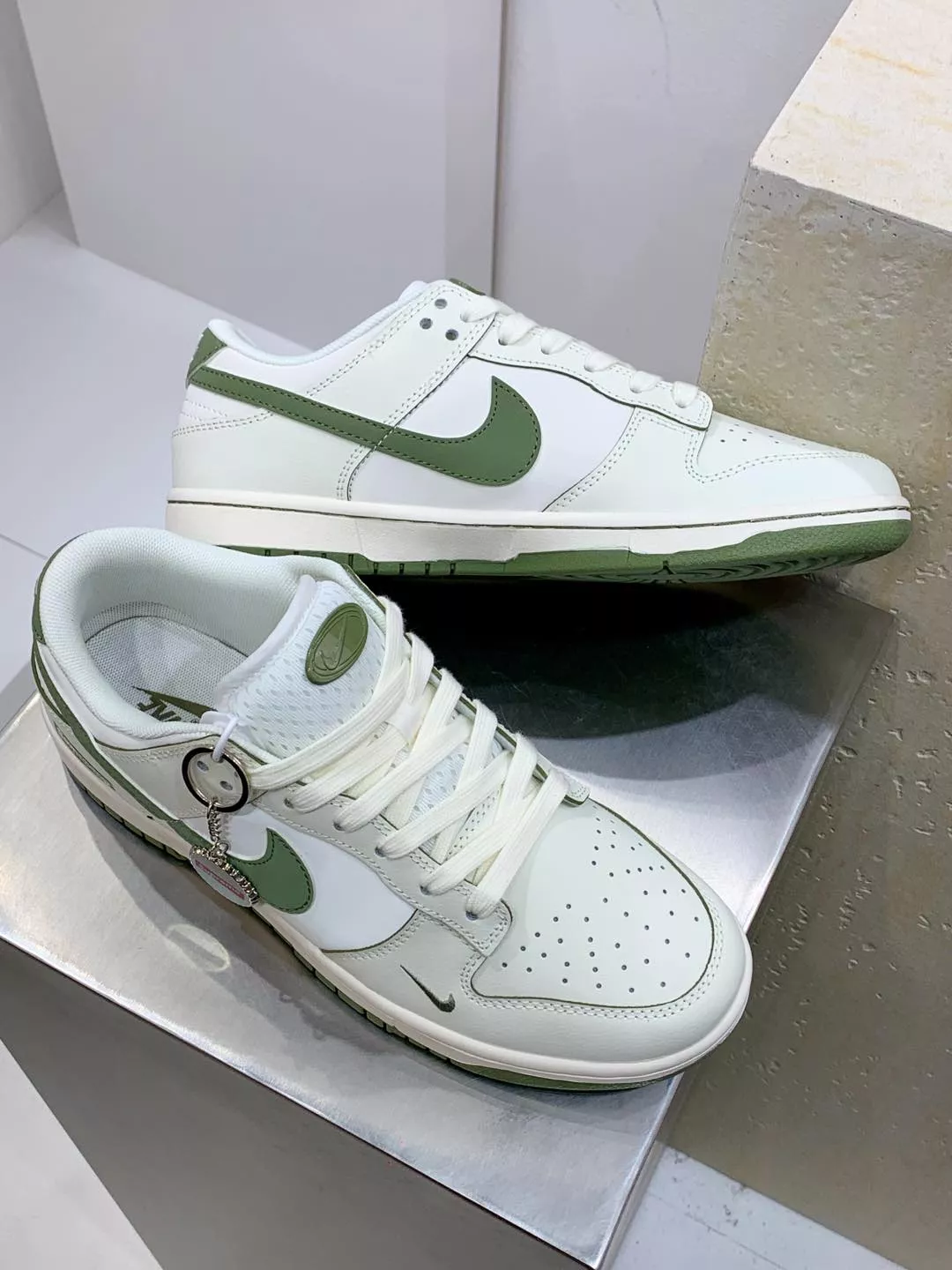 Nike SB Dunk-Low For Men Minimalist 8704