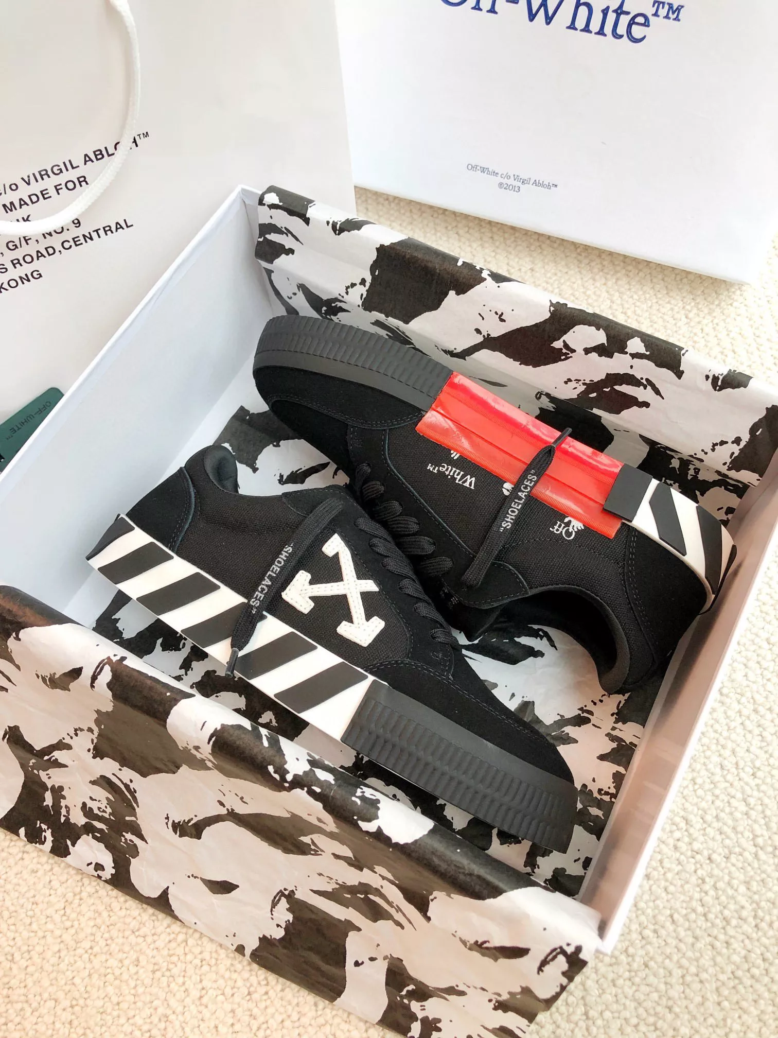 Off-White Casual Shoes For Men Vibrant 2620
