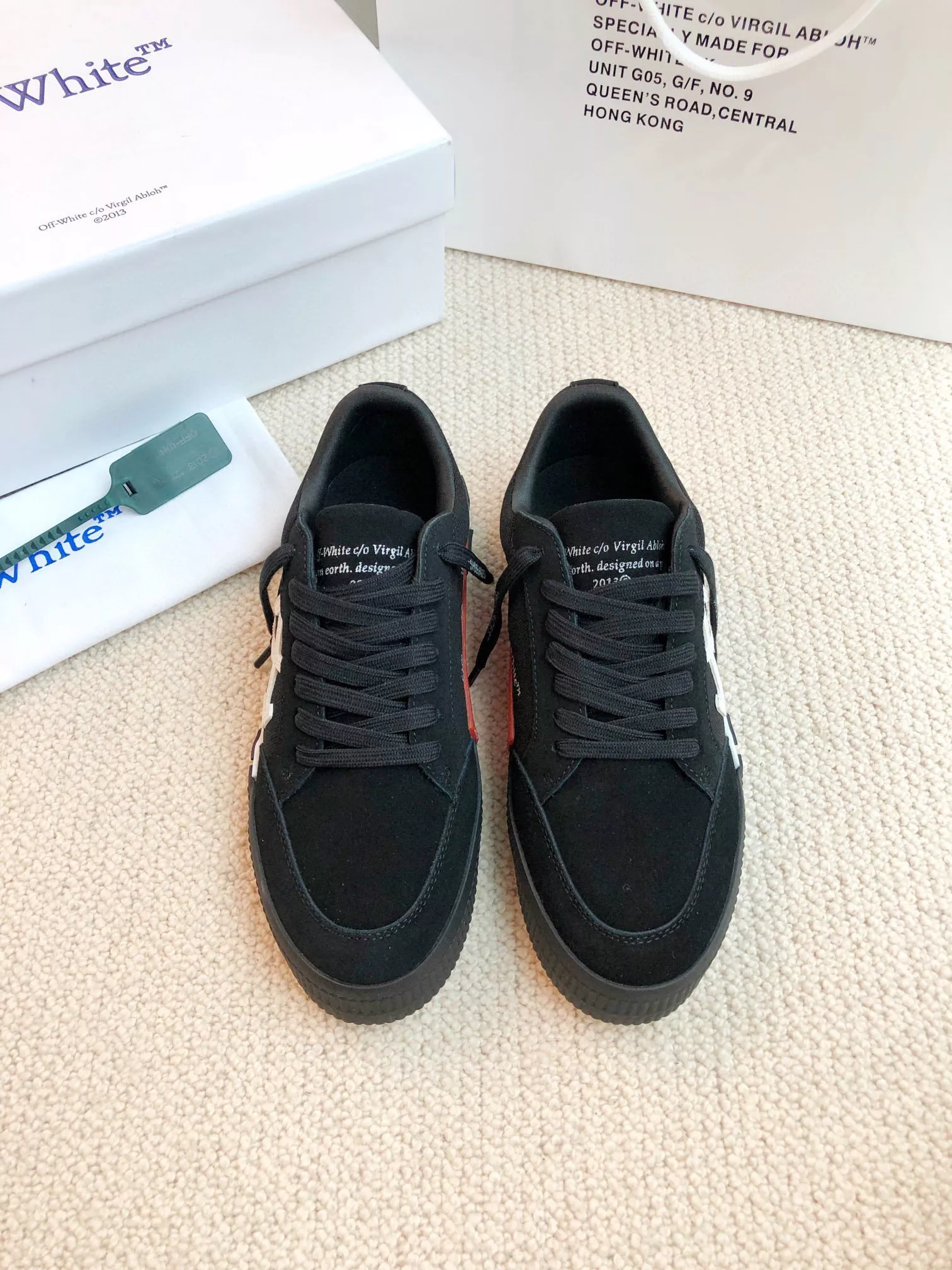 Off-White Casual Shoes For Men Vibrant 2620