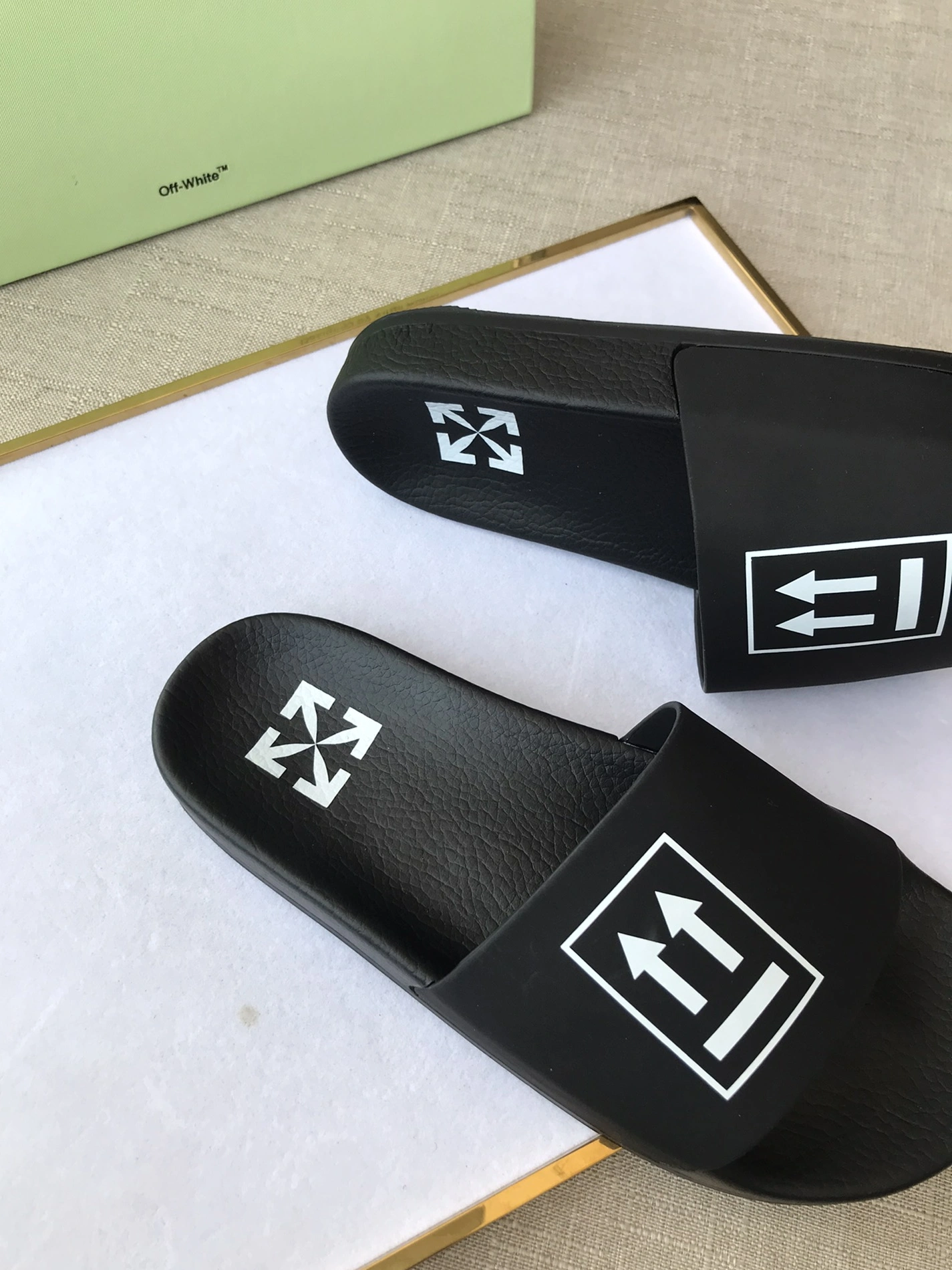 Off-White Slippers For Men UrbanStyle 9701