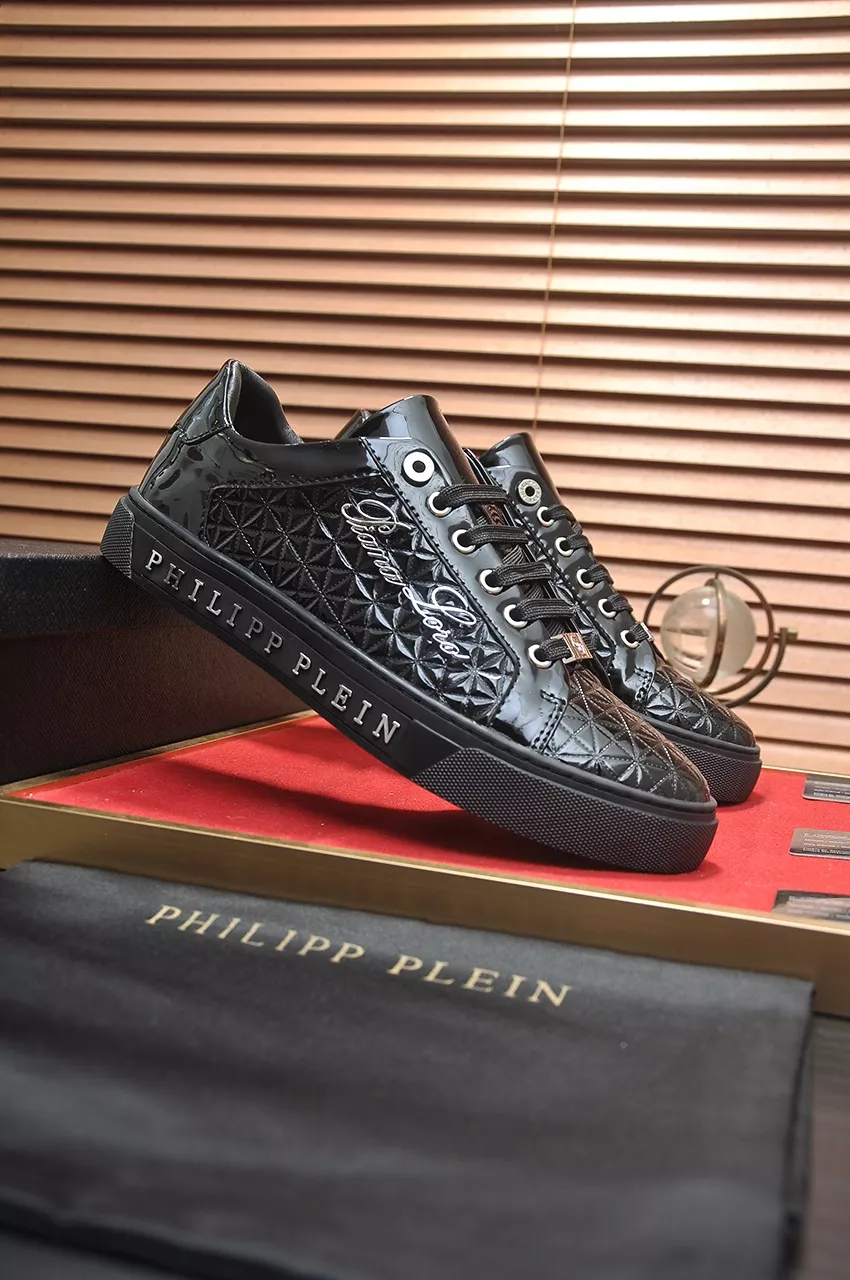 Philipp Plein PP Casual Shoes For Men Sophisticated 8099