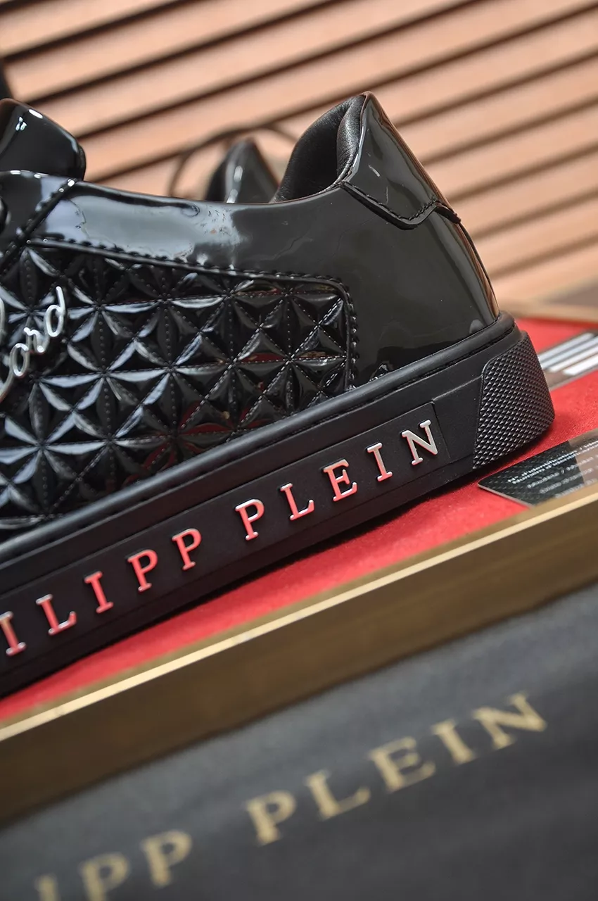 Philipp Plein PP Casual Shoes For Men Sophisticated 8099