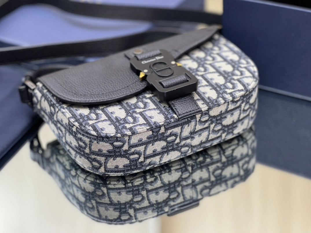 Popular 1143 Christian Dior AAA Man Messenger Bags