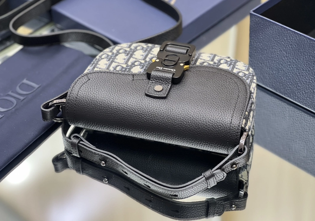 Popular 1143 Christian Dior AAA Man Messenger Bags