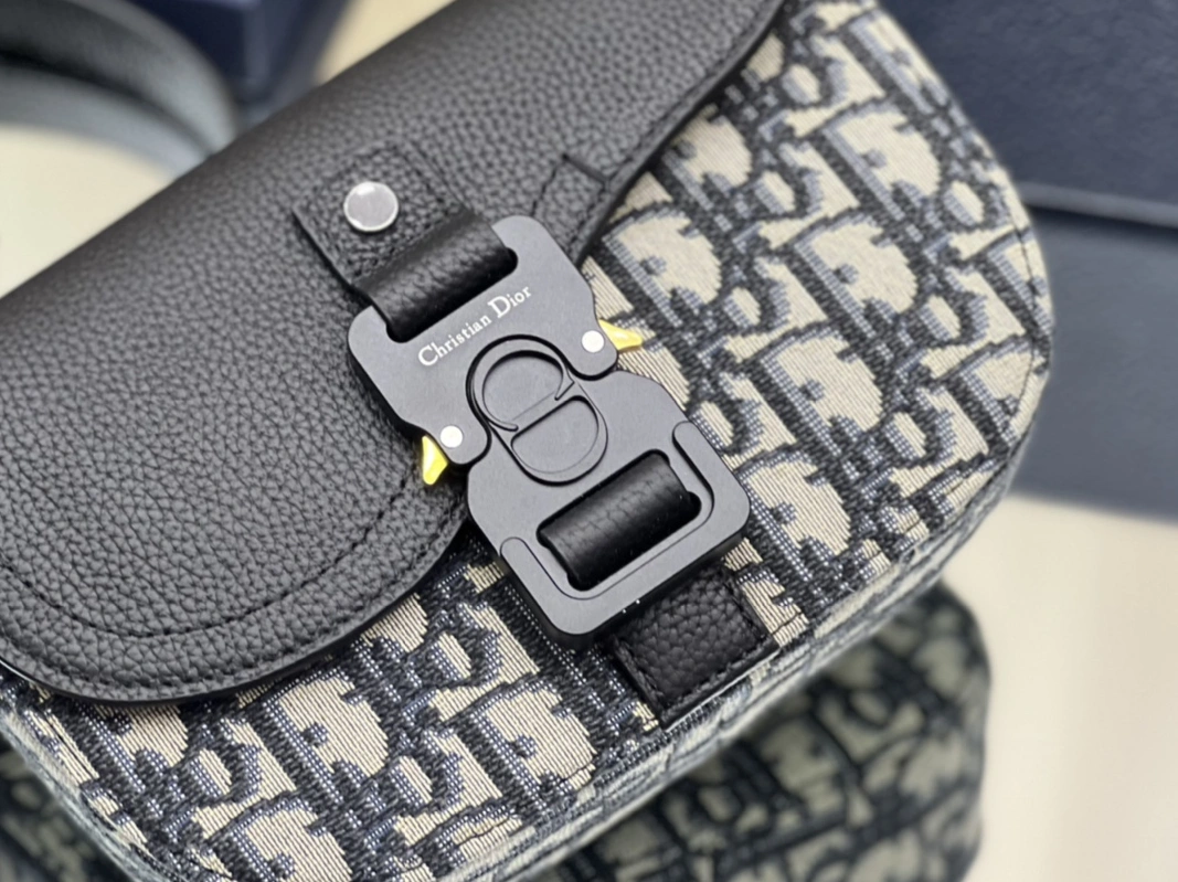 Popular 1143 Christian Dior AAA Man Messenger Bags