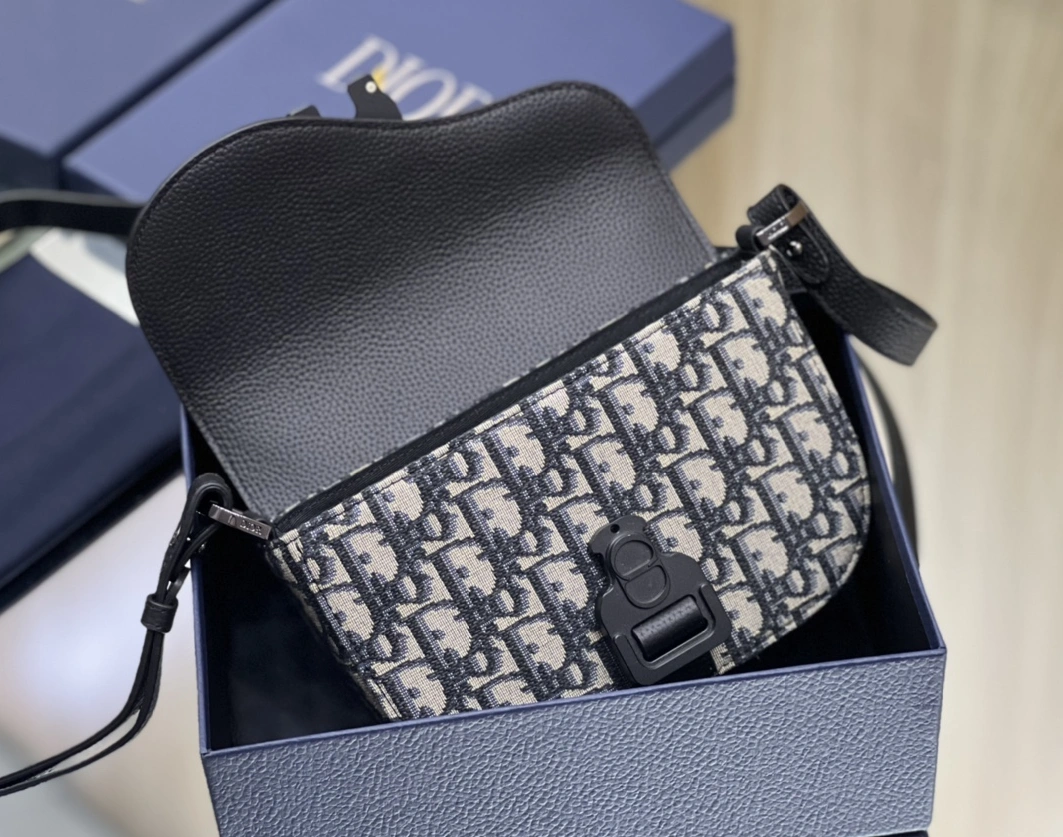Popular 1143 Christian Dior AAA Man Messenger Bags