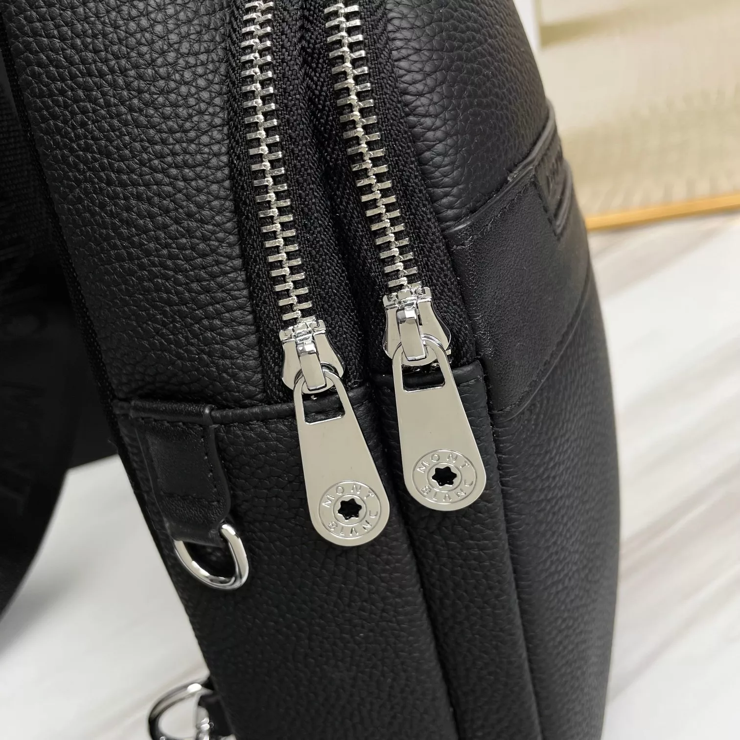 Popular 124 Mont Blanc AAA Man Messenger Bags
