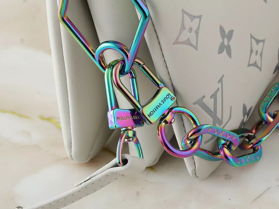 Popular 1301 Louis Vuitton Messenger Bags For Women