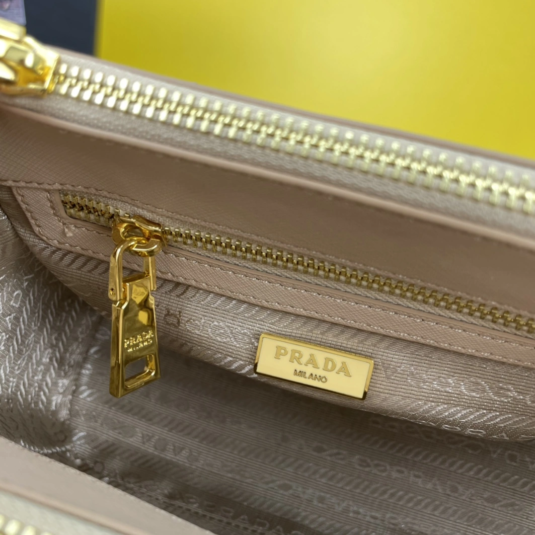 Popular 1963 Prada AAA Quality Handbags For Women