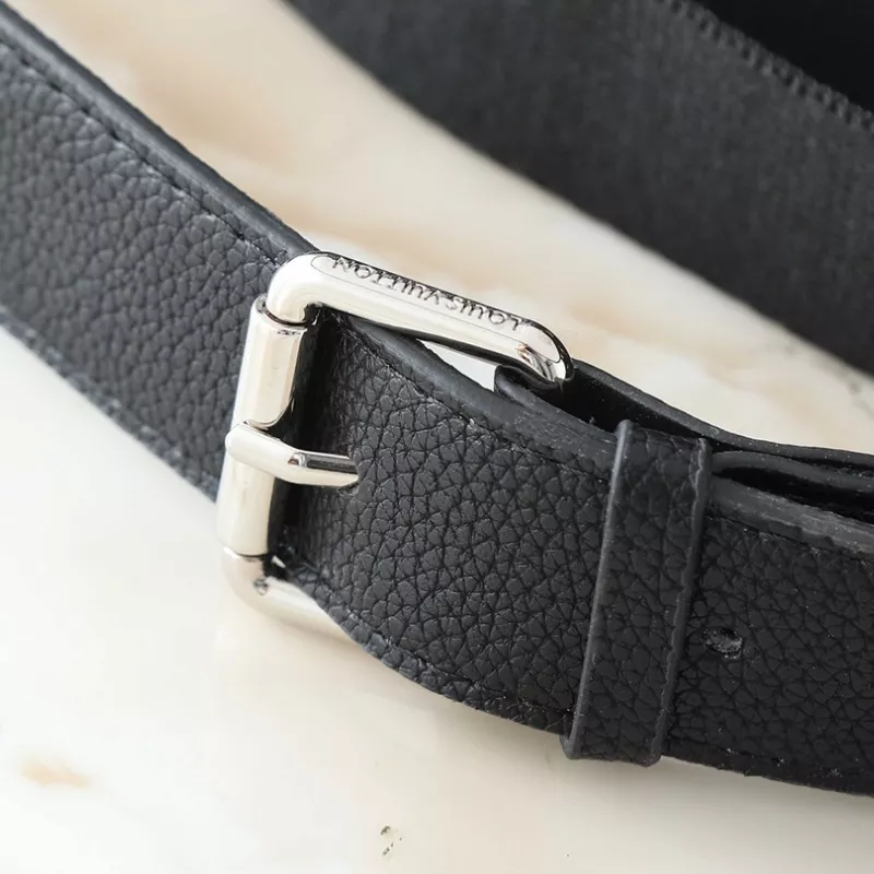 Popular 1974 Louis Vuitton Messenger Bags For Women