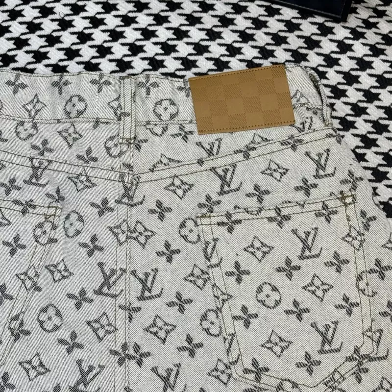 Popular 2187 Louis Vuitton LV Jeans For Women